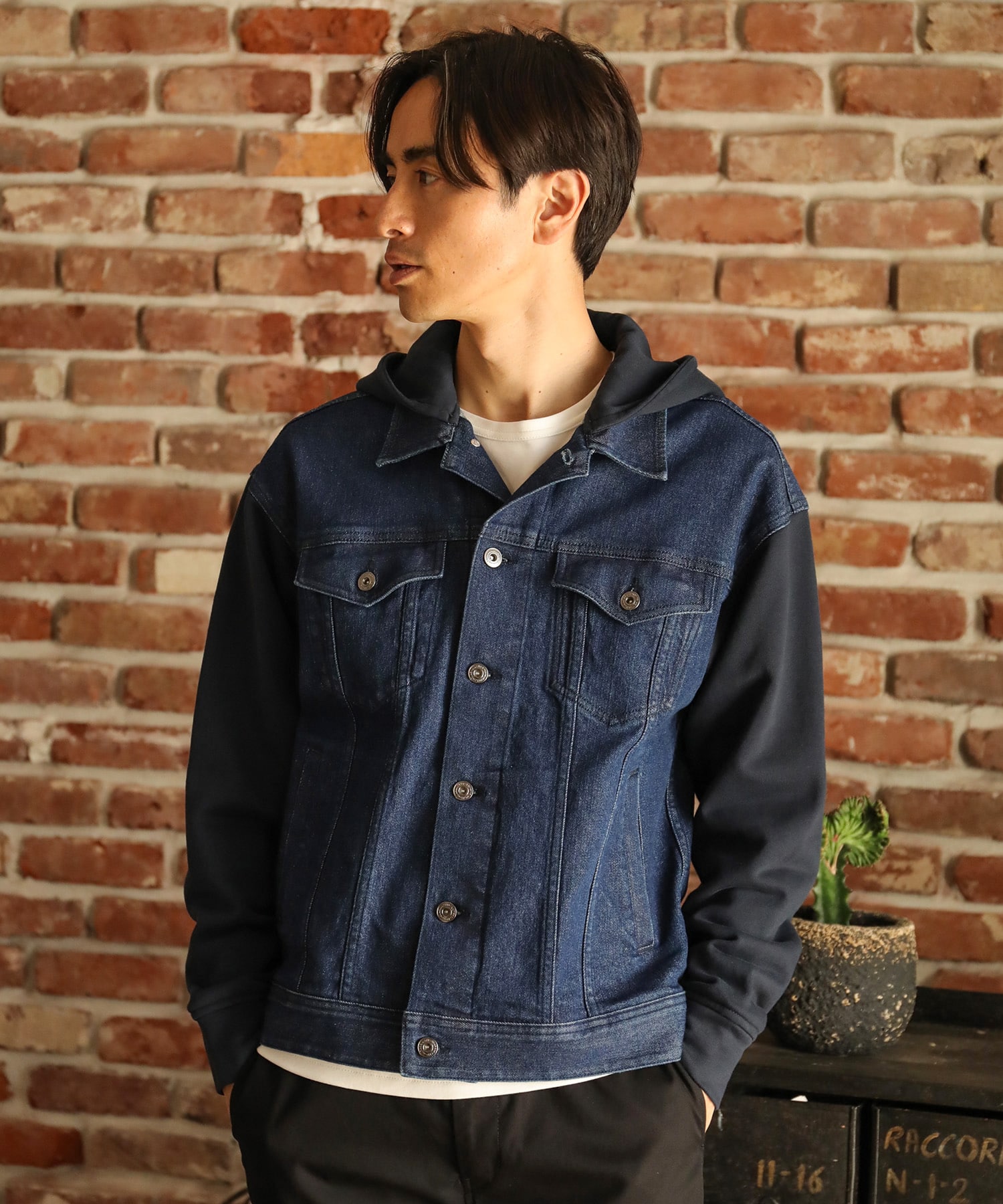 フード付きストレッチスラブデニムジャケット メンズファッション通販 Men S Bigi Online Store メンズビギ オンラインストア