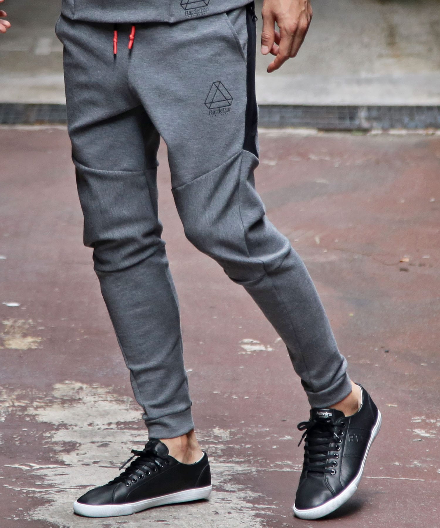 Just Play ストレッチポンチジョガーパンツ Lt セットアップ メンズファッション通販 Men S Bigi Online Store メンズビギ オンラインストア