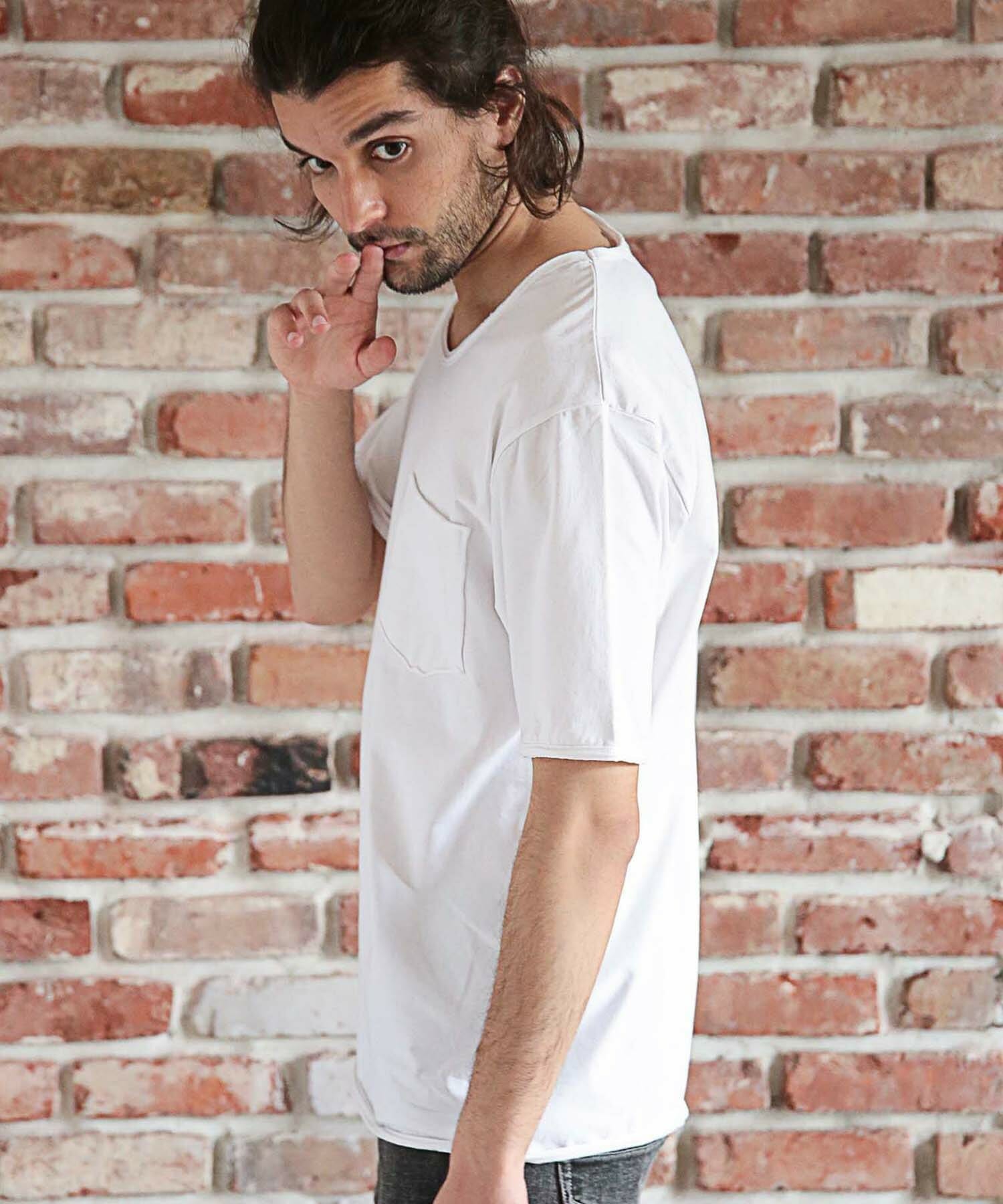 Uネックカットオフtシャツ メンズファッション通販 Men S Bigi Online Store メンズビギ オンラインストア