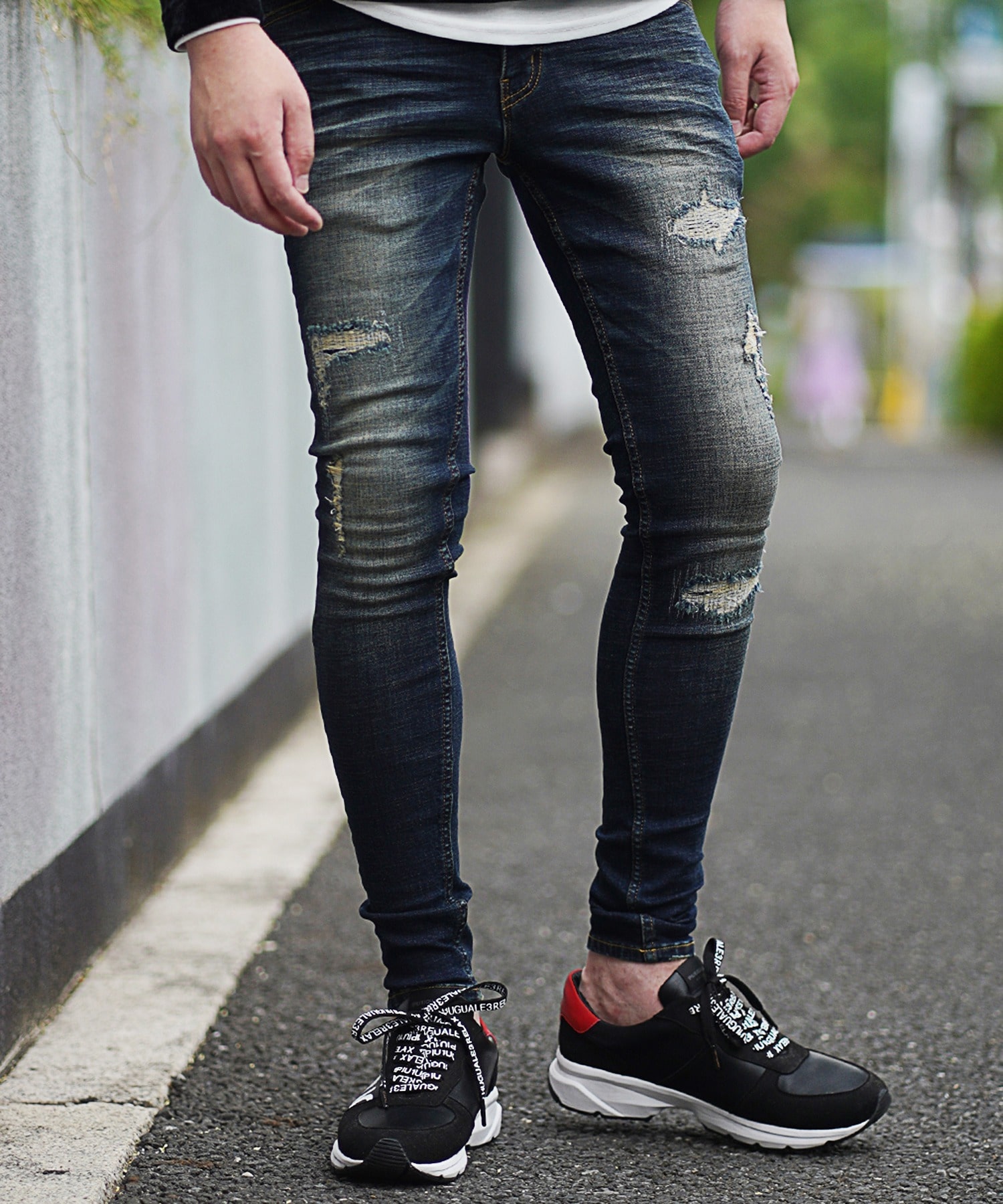 ハイパーストレッチ 裏起毛クラッシュ Amp リペア加工デニムパンツ メンズファッション通販 Men S Bigi Online Store メンズビギ オンラインストア