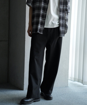 TRストレッチタックワイドテーパードパンツ