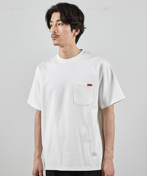 ユニバーサルオーバーオール別注バックプリントロゴししゅうポケットTシャツ