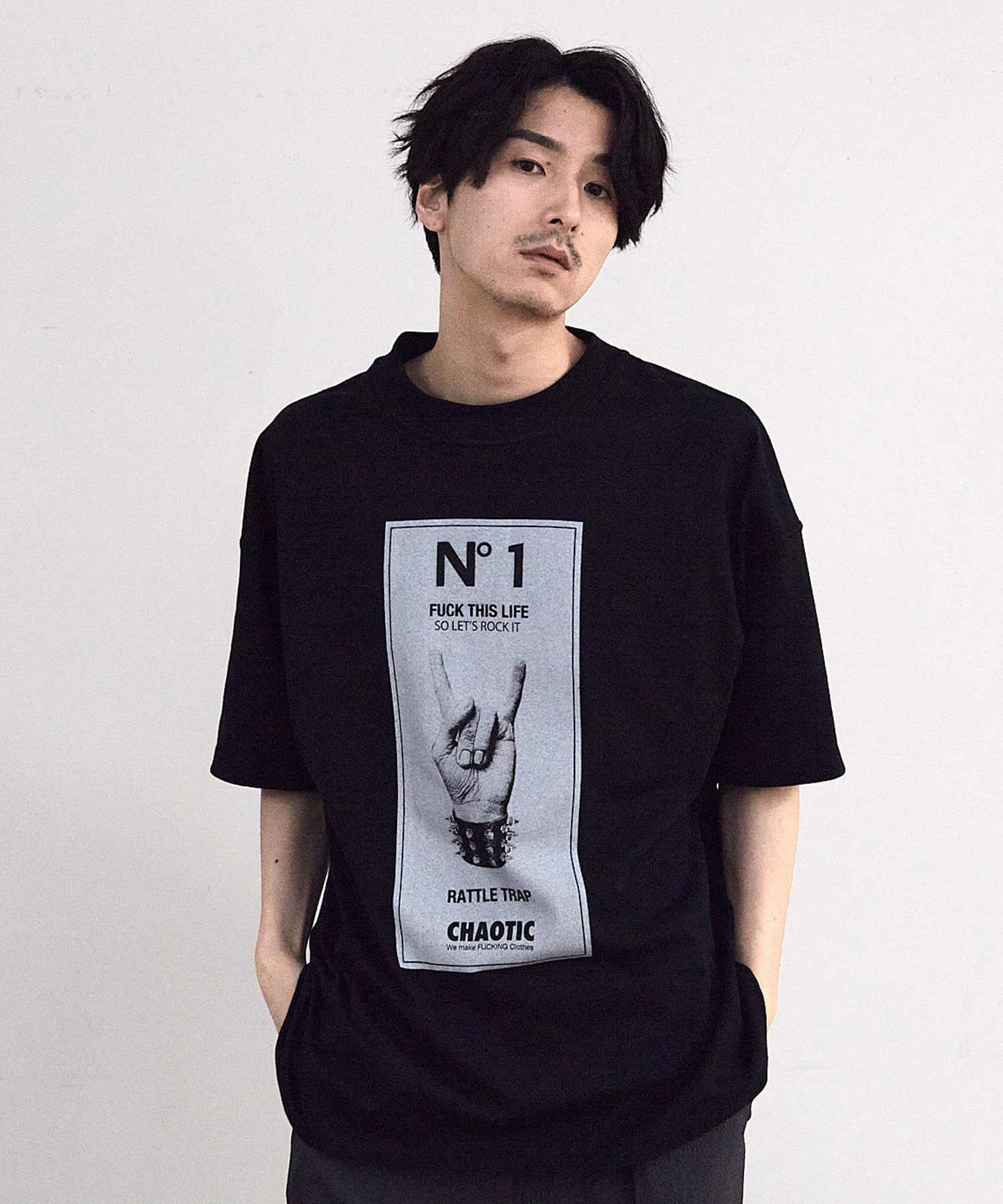 CHAOTIC】別注メロイックサインプリントオーバーサイズTシャツ