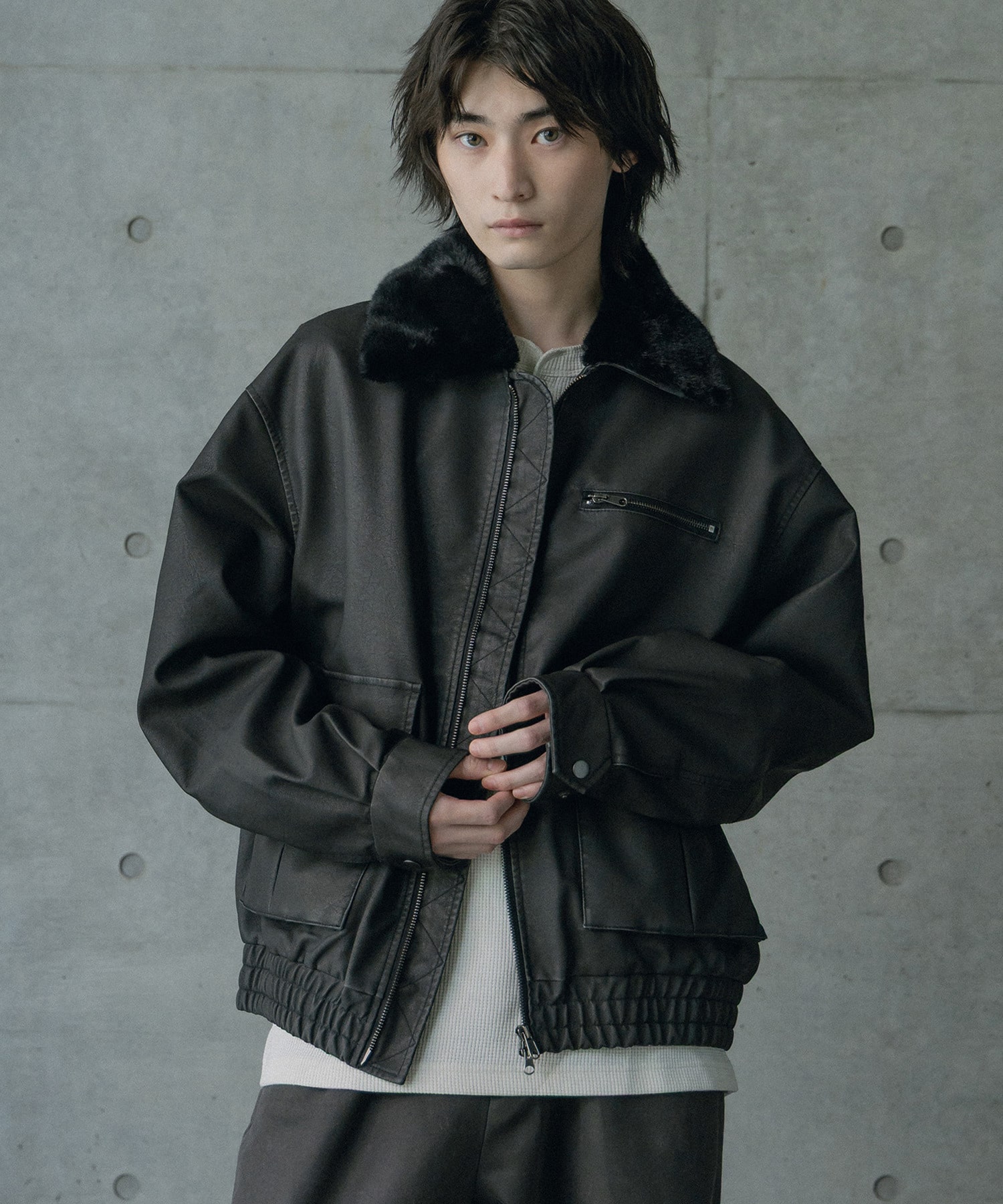 【新品未着用】シカゴブルズ公式ブルゾン　メンズ　ブラック　ビンテージ ビンテージシンセティックレザーファーカラー脱着フライトブルゾン