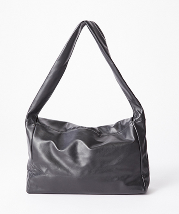 ＜WEB限定＞【REGiSTA】PUレザービッグショルダーバッグ 詳細画像 2