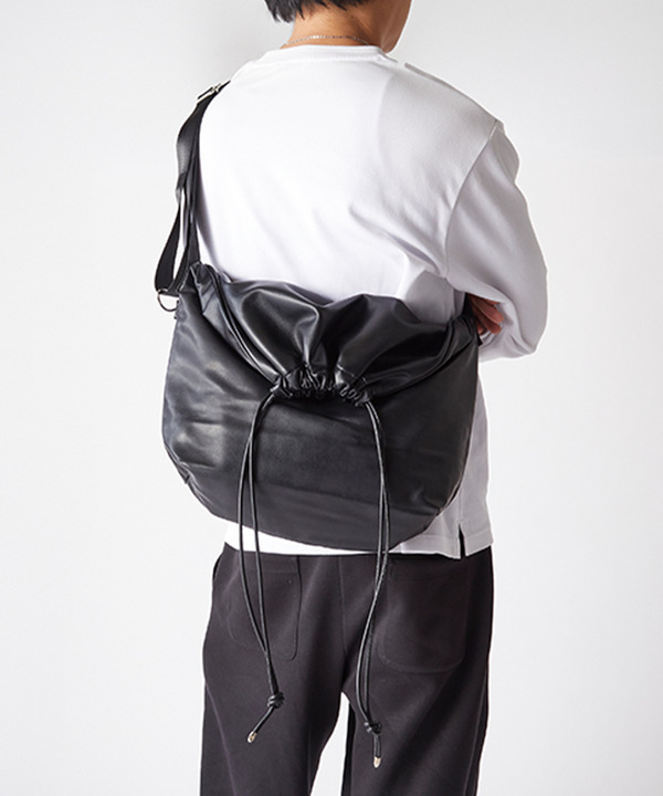 ＜WEB限定＞【REGiSTA】ドローストリングショルダーバッグ 詳細画像 ブラック 1
