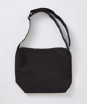 ナイロンショルダーバッグ