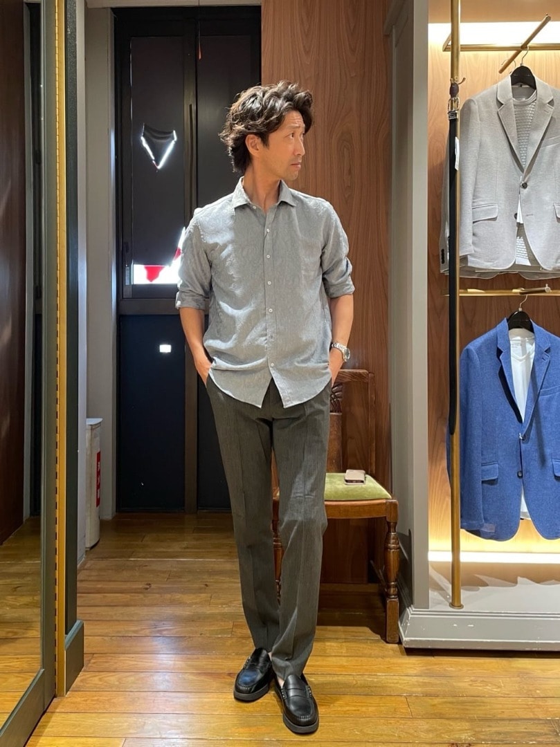 20℃におすすめ：リネンシャツ×スラックスのリゾートコーデ