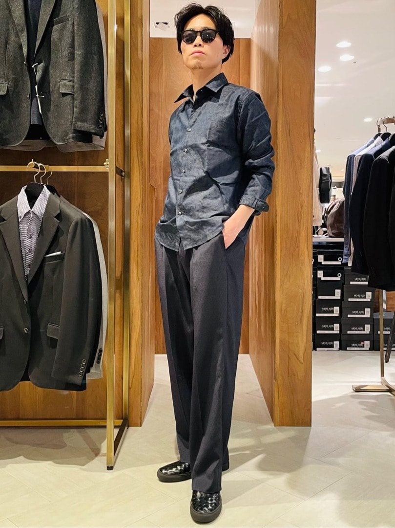 20℃：ジャガードシャツ×ワイドスラックス