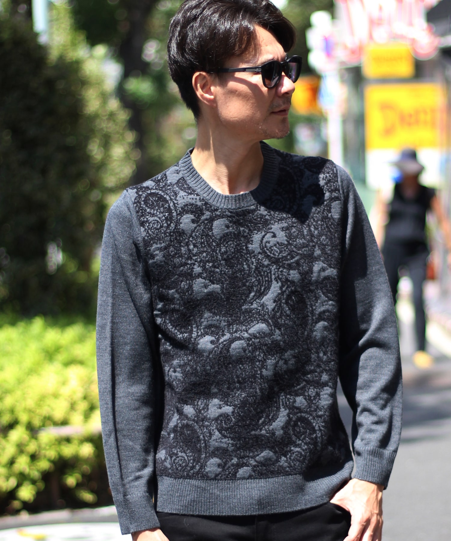 週刊文春11月22日号 高橋克典さん着用 ペイズリー柄ベロア調モールヤーンニット メンズファッション通販 Men S Bigi Online Store メンズビギ オンラインストア