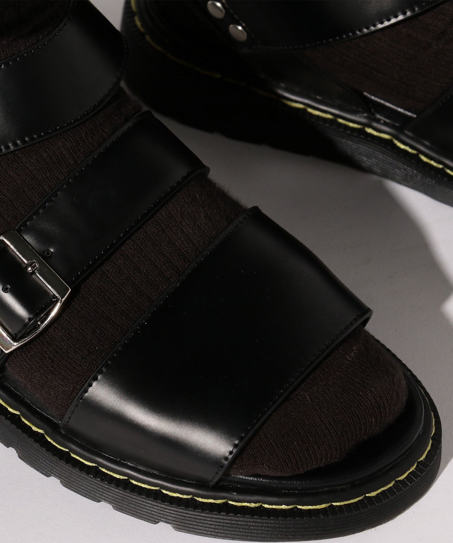 フェイクレザーベルトサンダル メンズファッション通販 Men S Bigi Online Store メンズビギ オンラインストア